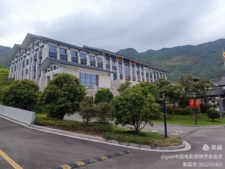 前往奉化溪口浙江佛学院参观记